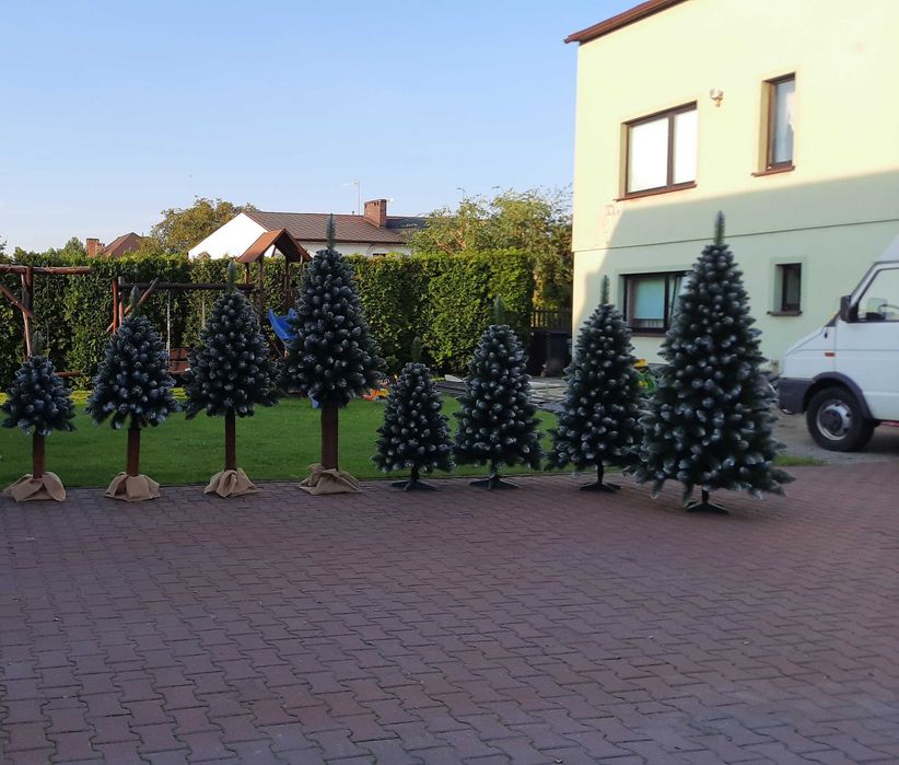 Choinka na pniu 70 cm z DEKORACJĄ i ozdobami - ubrana [producent]