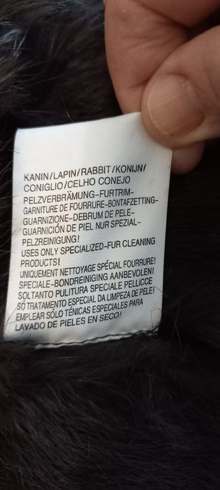 casaco c/camurça por fora e pele de coellho por dentro (Betty Barclay)