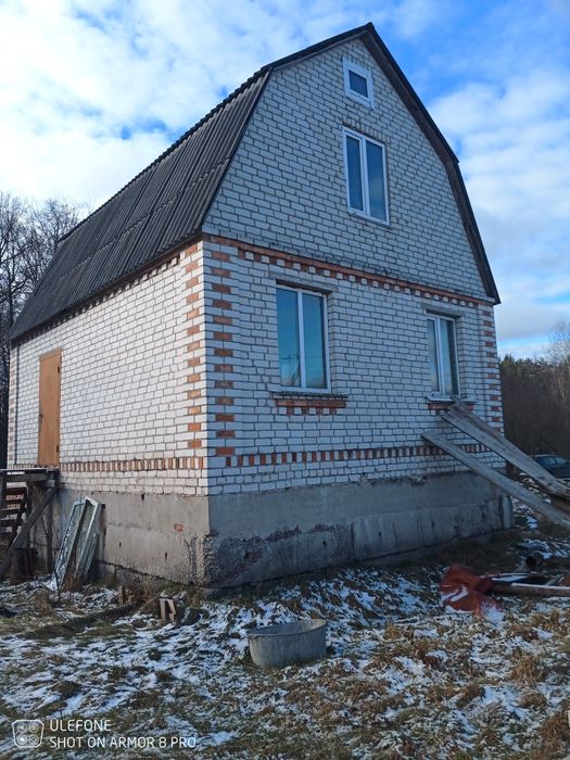 Продам дачу біля лісу