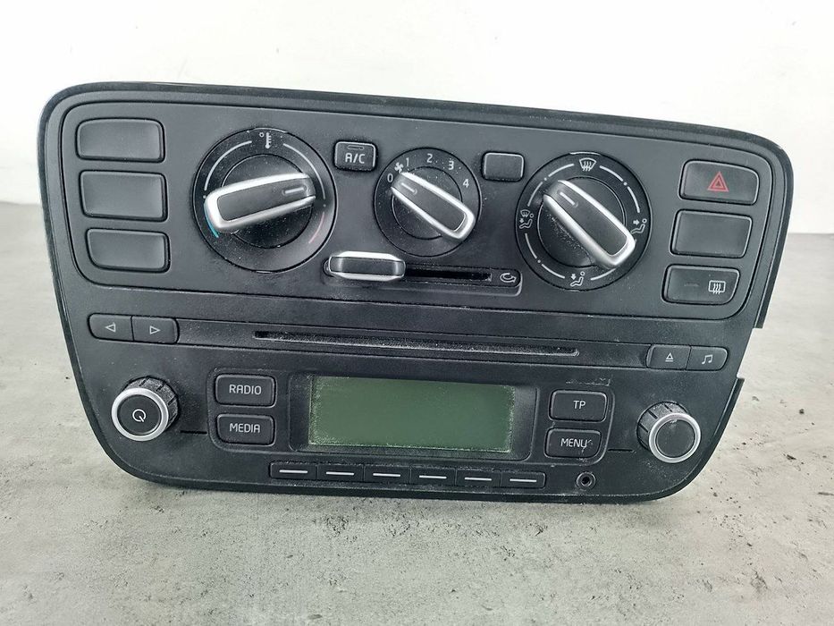 RADIO  SKODA CITIGO 1ST035156B  RCD215