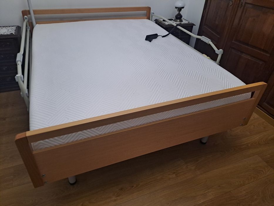 Vendo cama articulada como nova.Com pouco tempo de uso