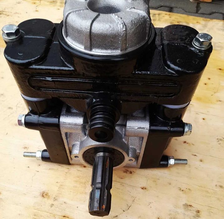 CZĘŚĆ- pompa do opryskiwacza MONSUN