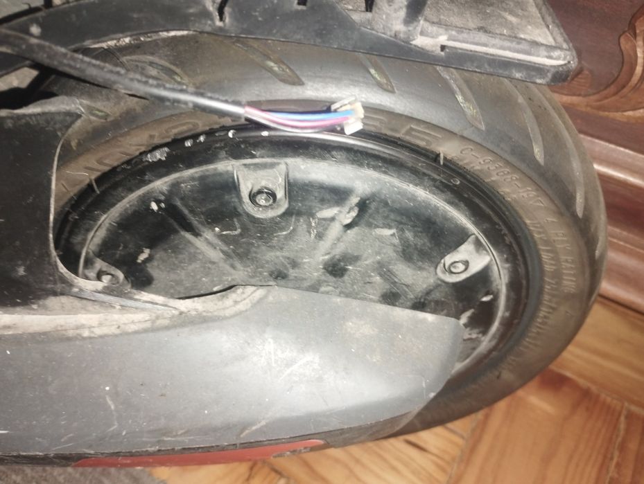 Trotinete Niu com 1ano