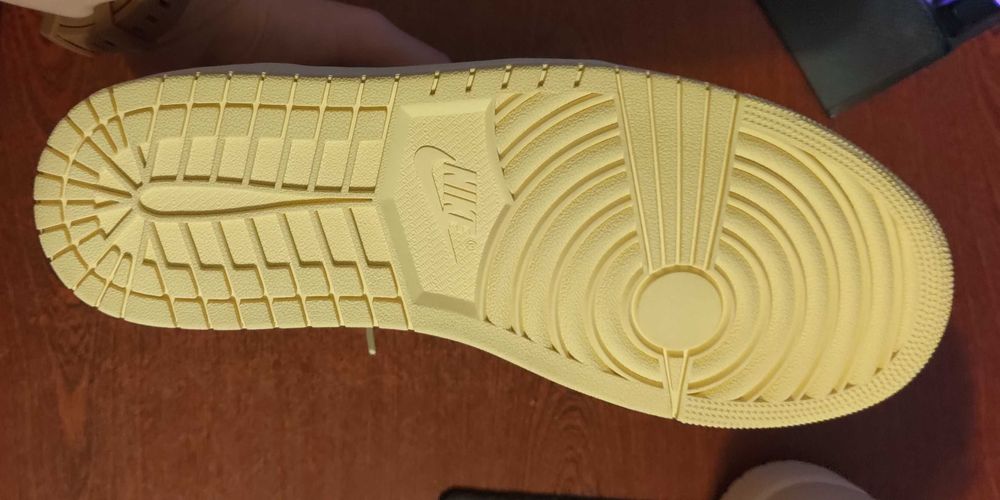 Air jordan 1 retro high of craft