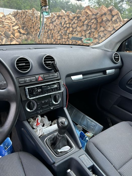 Audi A3 8P 2004 rok części wszystkie części potrzebujesz coś dzwoń lakier LZ5J