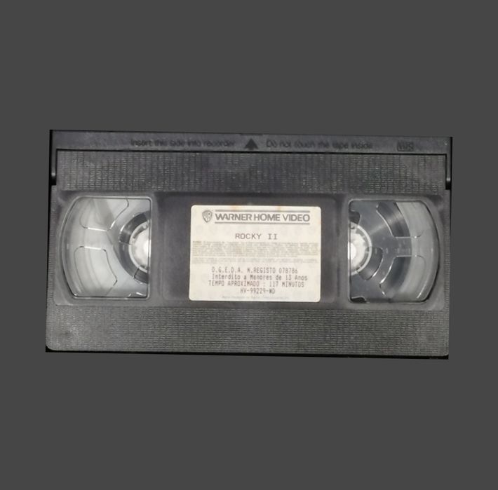 Filme "Rocky II", em formato VHS original, 1979