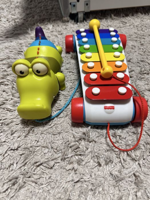 Дитяча іграшка Fisher Price (крокодил та ксилофон)