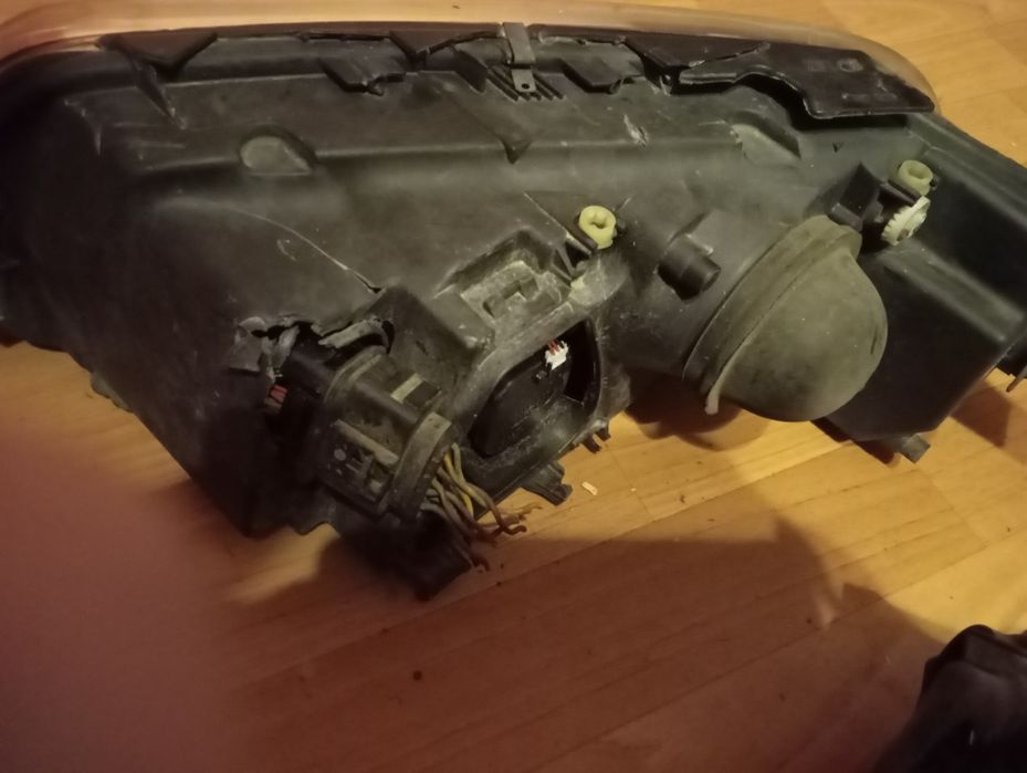 Lampy z silniczkami  przednie pasat 1.9 tdi2003