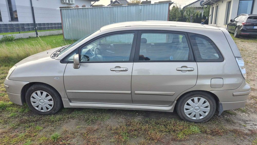 Suzuki Liana