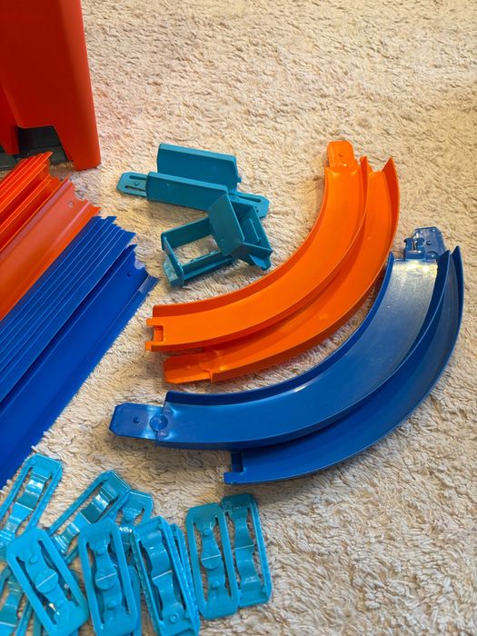 Hot Wheels Track Builder Deluxe Stunt Box GGP93