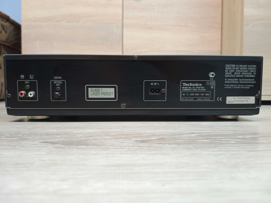 Odtwarzacz CD Technics SL-PS670D