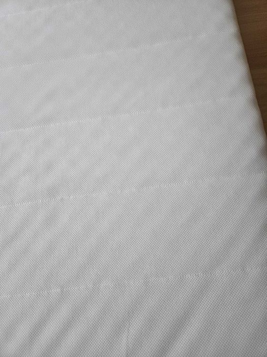 Colchao ÅFJÄLL ikea e estrado com pes 140X190cm