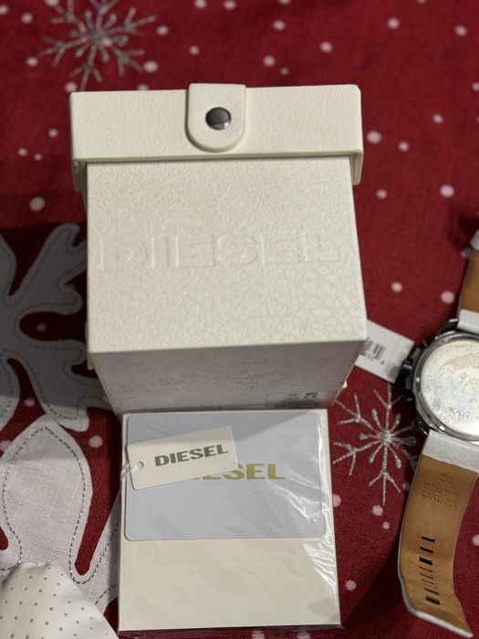 Zegarek męski Diesel DZ4500 biały
