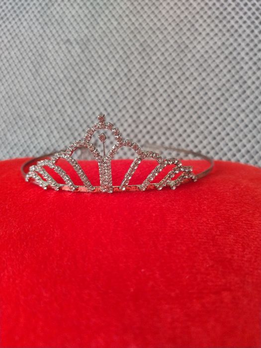 Діадема корона на дівчинку