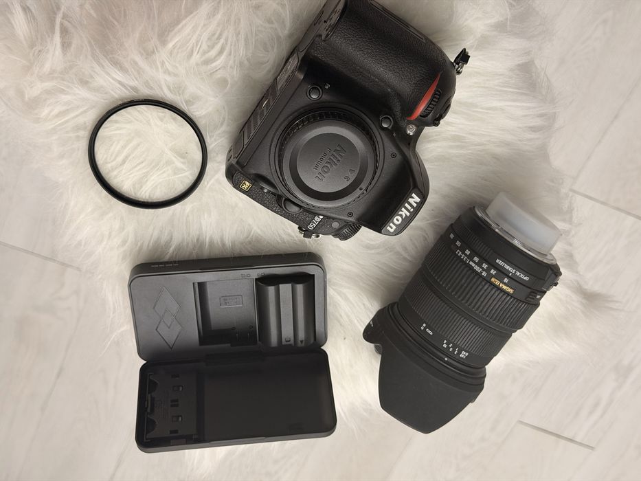 Nikon D750 + bateria extra + sigma 18-200mm c/filtro UV
