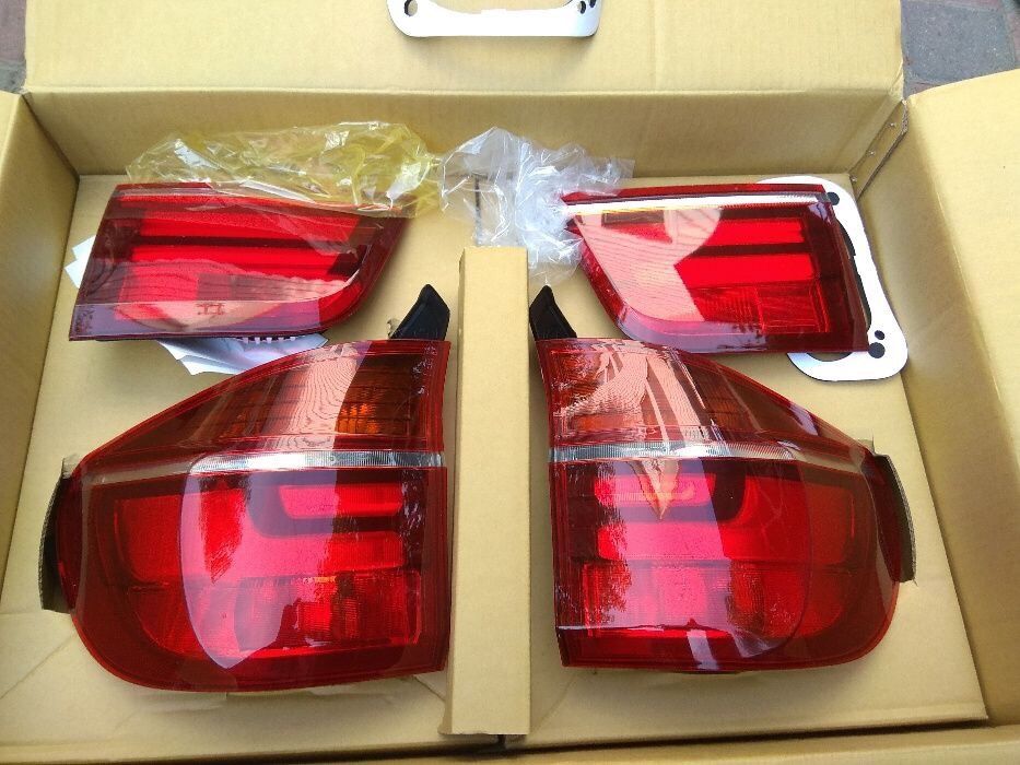 Bmw x5 e70 фонарь крышки багажника. Фонари бмв в х5 е70. Задние фонари бмв е70 дорест. Задние фонари бмв е70 дорест. Бмв х5 задние фонари.