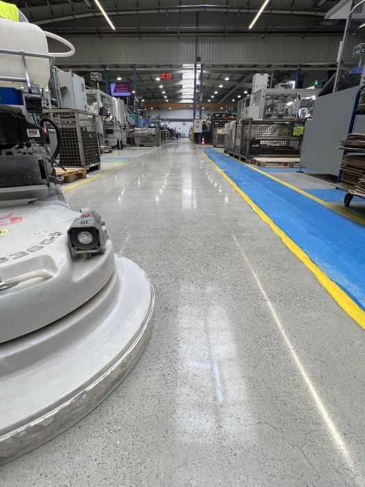 Szlifowanie, polerowanie betonu, renowacja posadzek, beton polerowany