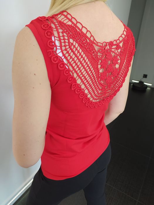 Bluzeczka z koronką