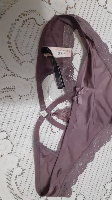 "Victoria's Secret", damskie fantazyjne stringi, rozm. L