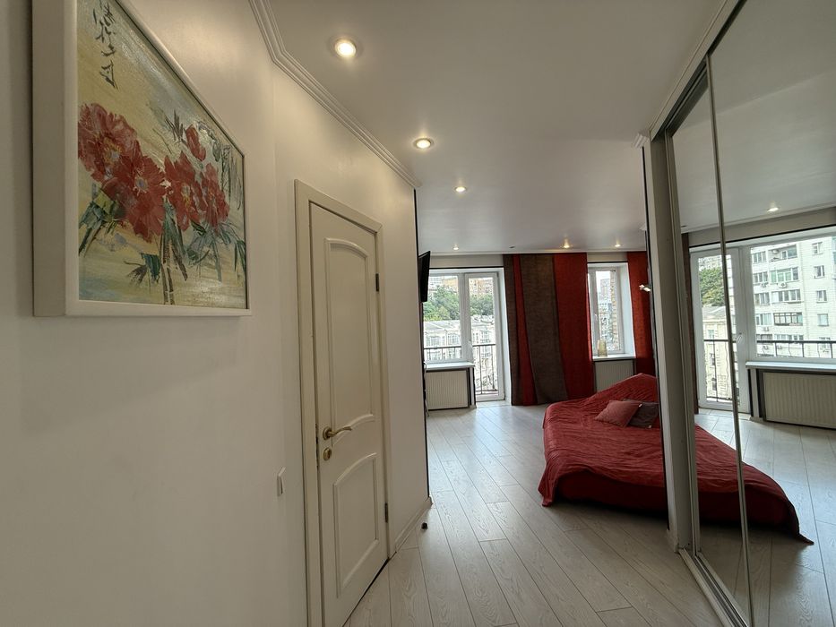 Подобово, Gulliver, Басейна 10, Хрещатик