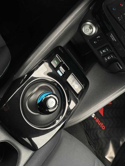 Продам  Nissan Leaf 2018. Можна в розстрочку, під викуп.