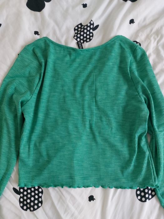 Zielona bluzka ze srebrnym elementem H&M divided