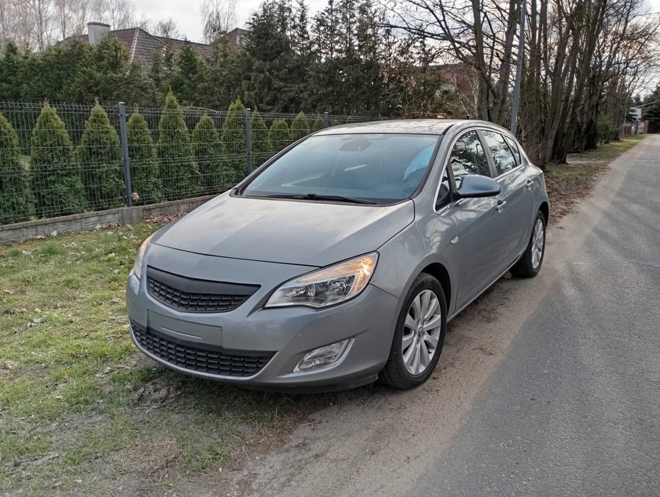 Sprzedam Opel Astra J cosmo 2011r manual 1.7 CDTI
