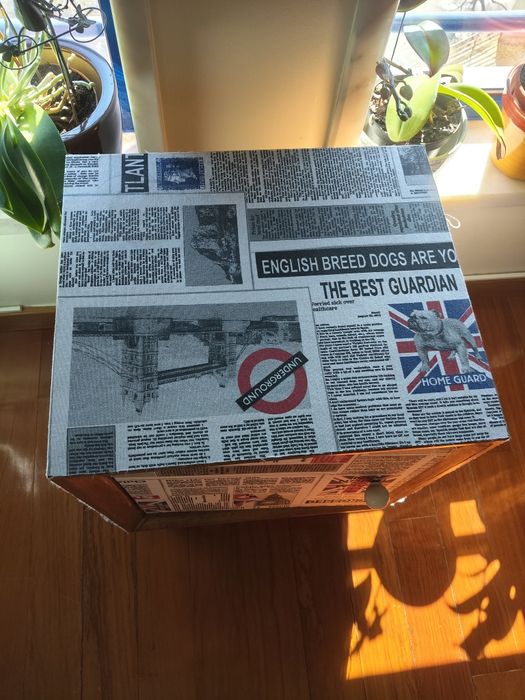 Pequeno móvel em madeira