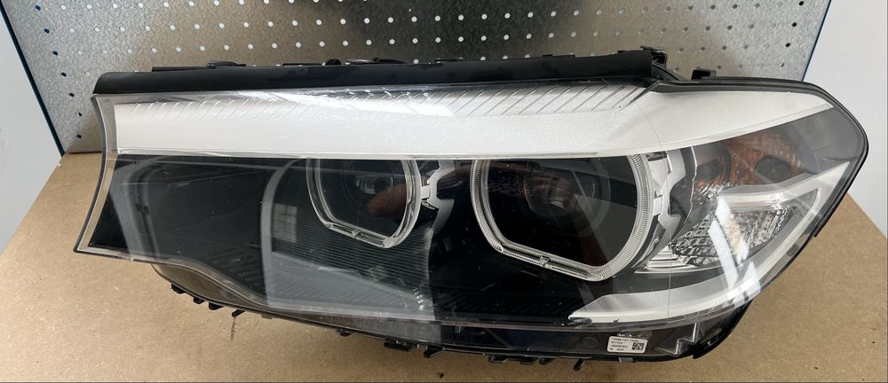 Farol esquerdo  BMW SÉRIE 5 (G-30)