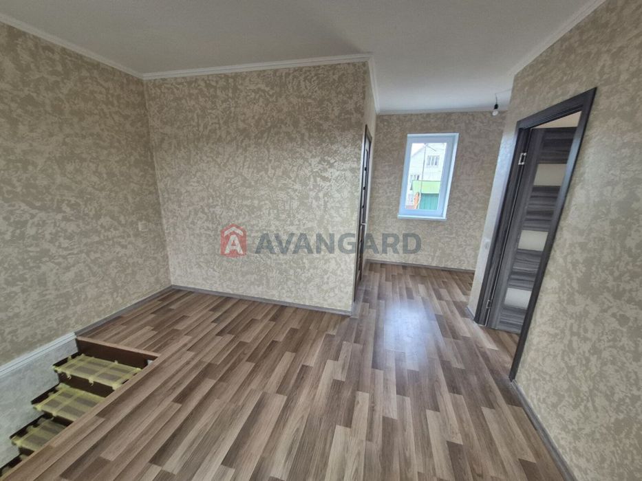 Продаж 2-поверхового будинку з ремонтом