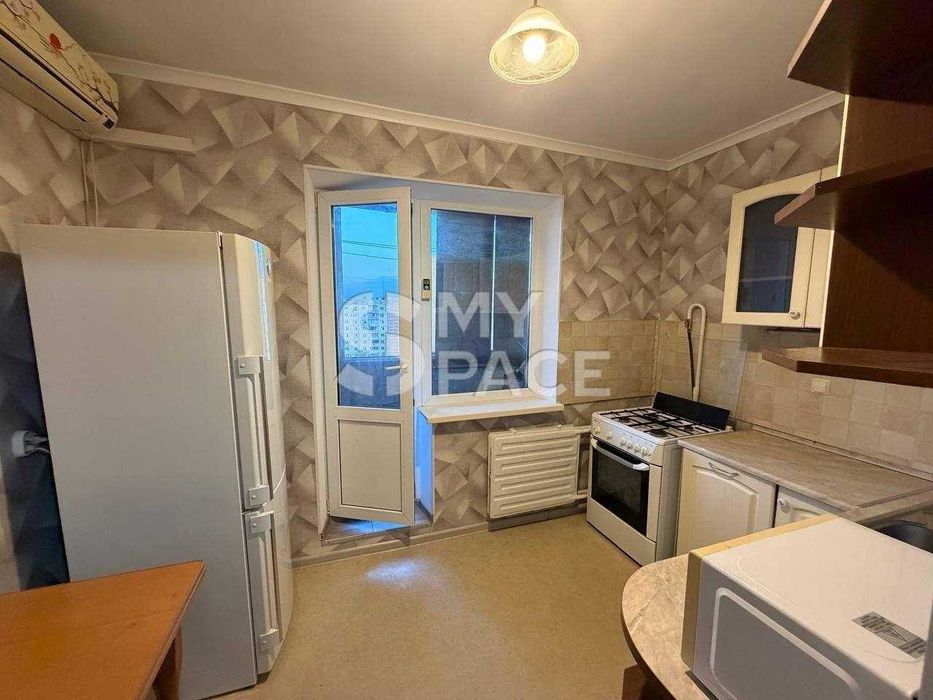 Продаж 1к 40 м2 з ремонтом , Героїв Дніпра, Оболонь, метро 5 хв пішки