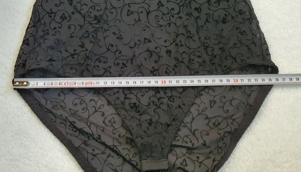 Czarne body r.75B prześwitujące motyw florystyczny Milena