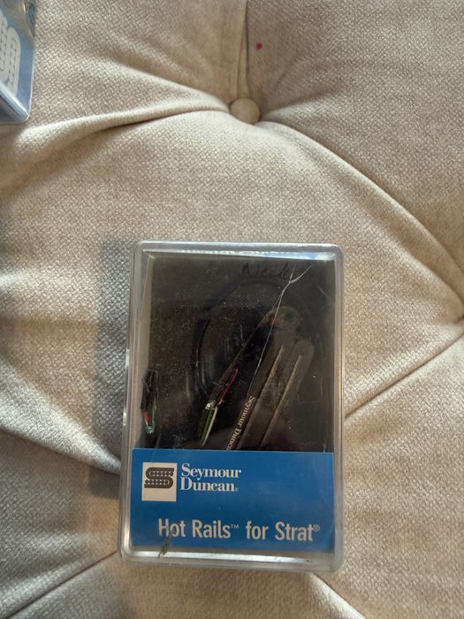 Seymour duncan Hot Rails pickups