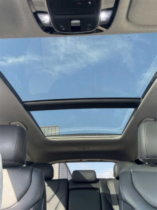 Hyundai Santa Fe Limited      2022