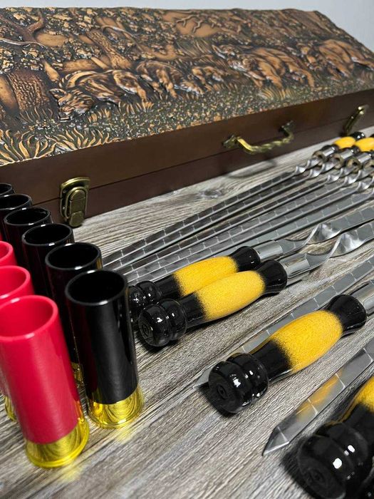 Набір шампурів Набор шампуров у кейсі з дерева для шашлику "Кабани"