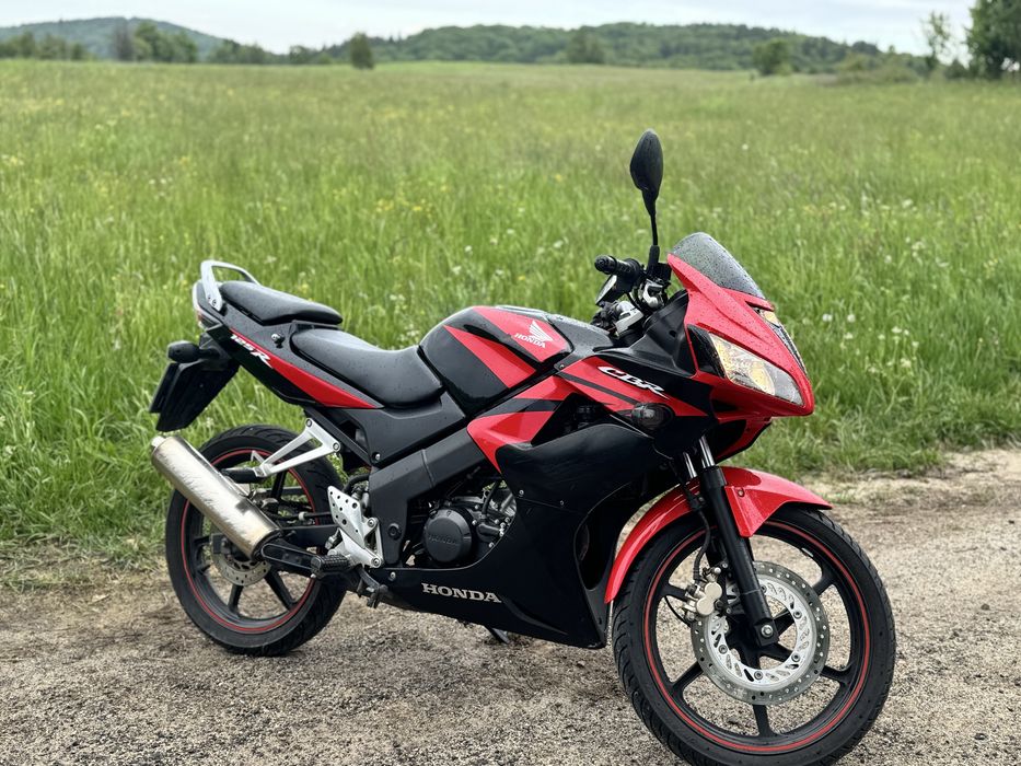 Motocykl Honda CBR 125cc kat B