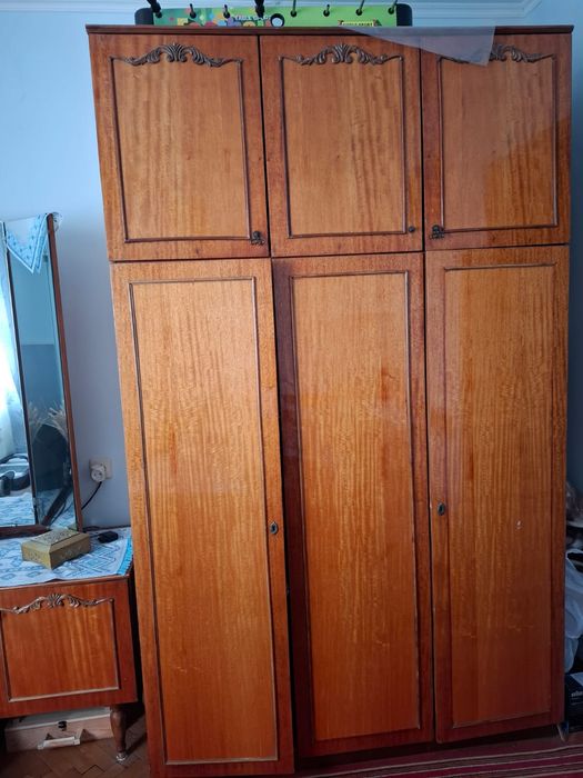 Стінка у вітальню