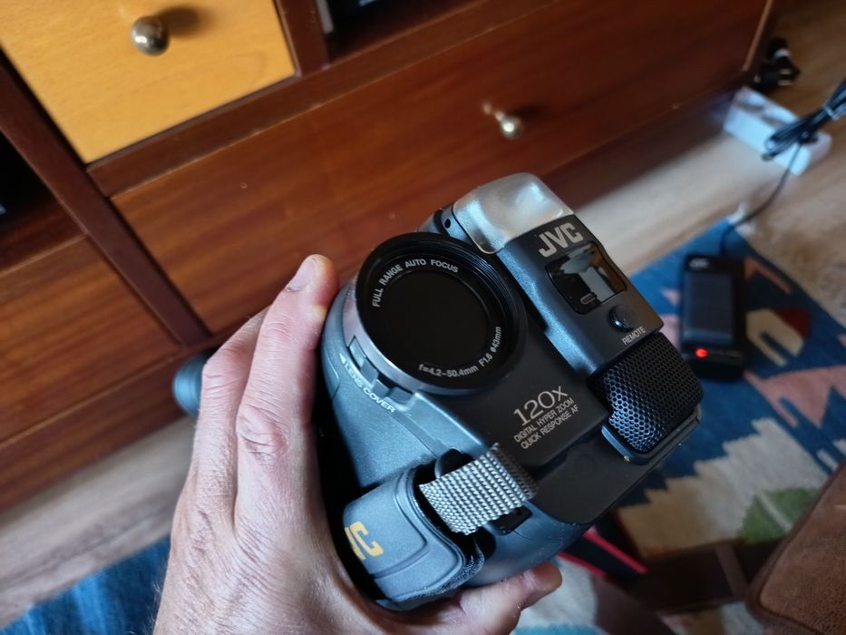 Câmara de Video JVC  [VHS-C]