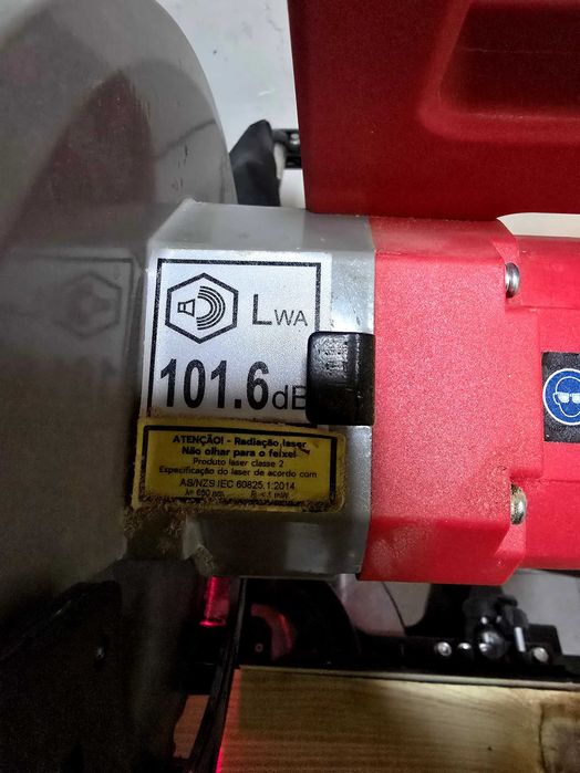 Maquina de meia esquadria com bancada e garantia.