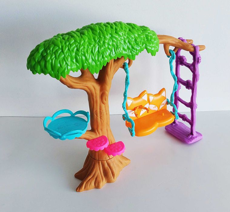 Árvore com baloiço da boneca Felicity Fox das Enchantimals