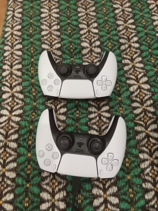 PS5 slin  20 dias de uso dois controles 3 jogos. GTA 5 Hogwarts l