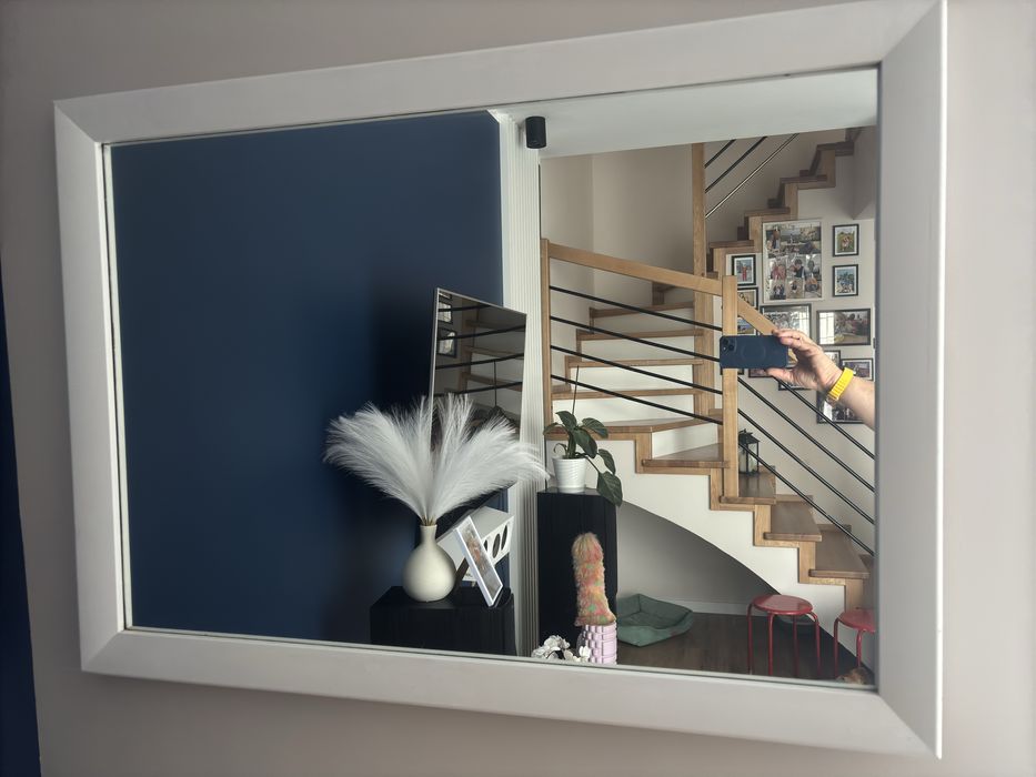 Lustro ścienne do salonu