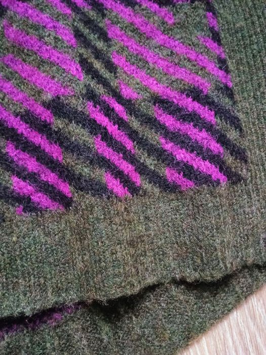 Praktycznie nowy sweterek Medicine