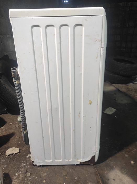 Продам стиральную машинку Whirlpool