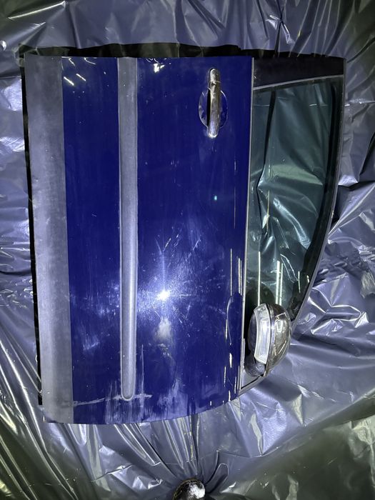 Golf 5 drzwi prawe przód kompletne LA5G