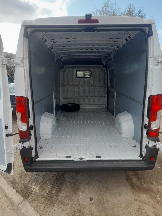 Wynajem busa Fiat Ducato L4H2