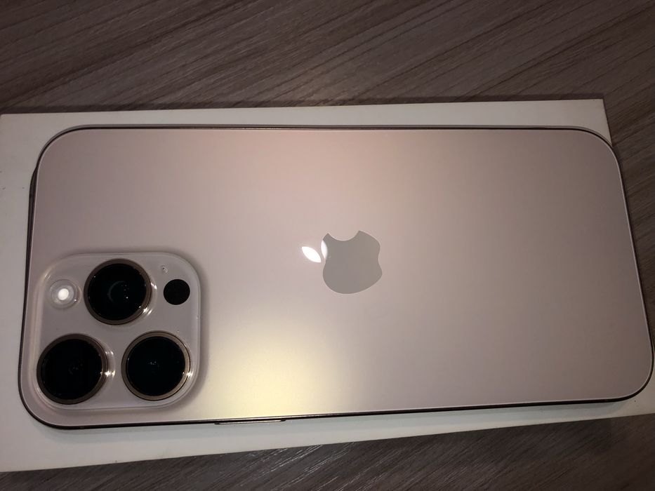 Sprzedam APPLE IPHONE 16 pro max