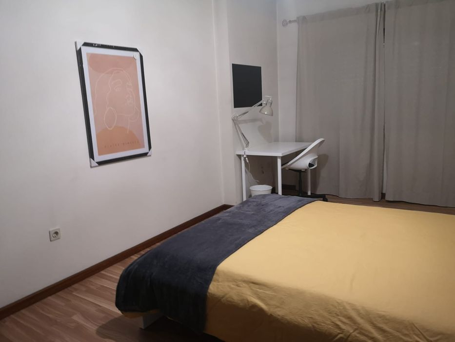 Quarto Azurém - Estudante
