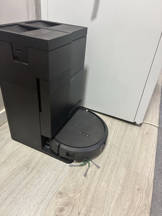 Aspirador Robô IROBOT Roomba® 515 Combo+ AutoWash™ dock