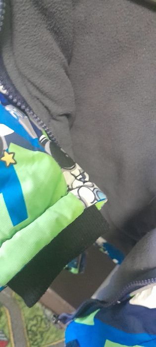 Зимова куртка в гарному стані